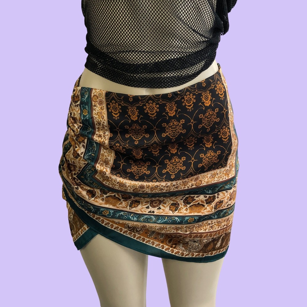 Vici Scarf Print Ruched Wrap Mini Skirt Size M Paisley Tulip Boho Festival Gold